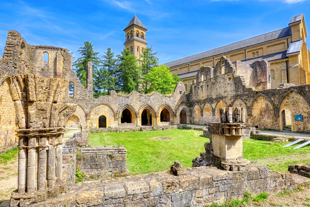 HDR Abbaye notre dame d'orval orval abdij religie reliogion belgie belgique kerk eglise abdijtuin abdijbier klooster ardennen kerkfotografie trappistenbier rooms katholiek